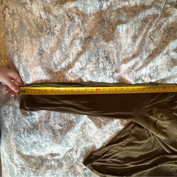 Ecote Urban  Outfitters Blouse Size‎ Large Olive Green Roll-Tab Sleeves Utility - Picture 5 of 14